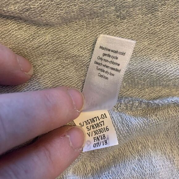 Athleta Women's Gray Nirvana Twist Front Long Sleeve Sweatshirt Size S - Picture 8 of 9